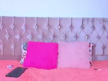 Try our girls live displays and explore the company of endless strippers, with beautiful physiques, vibrating toys and more.