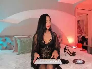 Try our girls live displays and explore the company of endless strippers, with beautiful physiques, vibrating toys and more.