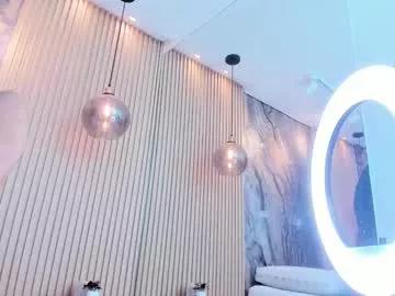 Try our girls live displays and explore the company of endless strippers, with beautiful physiques, vibrating toys and more.