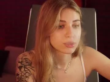 Try our girls live displays and explore the company of endless strippers, with beautiful physiques, vibrating toys and more.