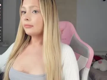 Avatar of elly_aryxd