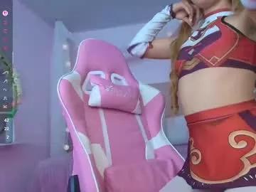 Try our girls live displays and explore the company of endless strippers, with beautiful physiques, vibrating toys and more.