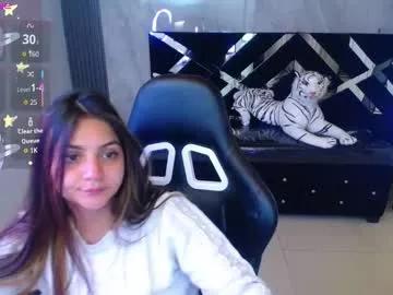 Try our girls live displays and explore the company of endless strippers, with beautiful physiques, vibrating toys and more.