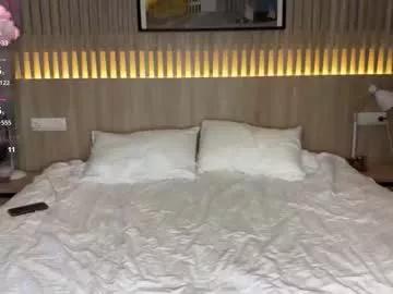 Try our girls live displays and explore the company of endless strippers, with beautiful physiques, vibrating toys and more.