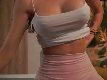 Try our girls live displays and explore the company of endless strippers, with beautiful physiques, vibrating toys and more.