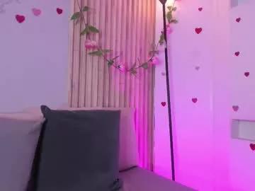 Try our girls live displays and explore the company of endless strippers, with beautiful physiques, vibrating toys and more.