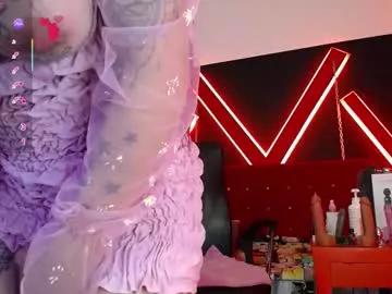 Try our girls live displays and explore the company of endless strippers, with beautiful physiques, vibrating toys and more.