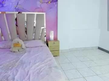 Try our girls live displays and explore the company of endless strippers, with beautiful physiques, vibrating toys and more.