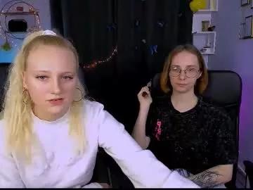 Try our girls live displays and explore the company of endless strippers, with beautiful physiques, vibrating toys and more.