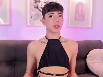 Try our girls live displays and explore the company of endless strippers, with beautiful physiques, vibrating toys and more.