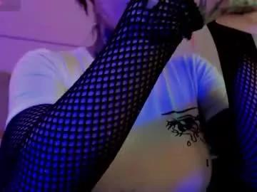 Try our girls live displays and explore the company of endless strippers, with beautiful physiques, vibrating toys and more.