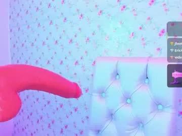 Try our girls live displays and explore the company of endless strippers, with beautiful physiques, vibrating toys and more.