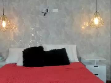 Try our girls live displays and explore the company of endless strippers, with beautiful physiques, vibrating toys and more.