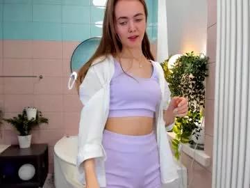 f_l_o_r_e_n_c_e from Chaturbate