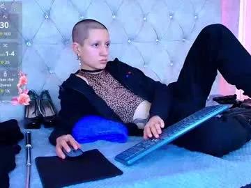 Try our girls live displays and explore the company of endless strippers, with beautiful physiques, vibrating toys and more.