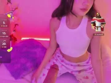 Try our girls live displays and explore the company of endless strippers, with beautiful physiques, vibrating toys and more.