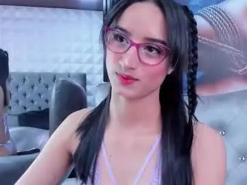 Try our girls live displays and explore the company of endless strippers, with beautiful physiques, vibrating toys and more.