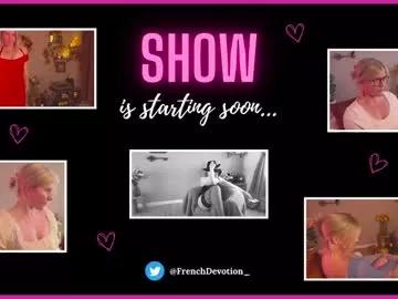 Try our girls live displays and explore the company of endless strippers, with beautiful physiques, vibrating toys and more.