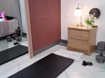 Try our girls live displays and explore the company of endless strippers, with beautiful physiques, vibrating toys and more.