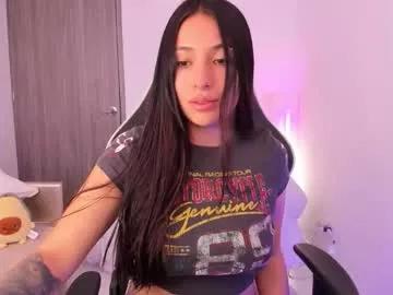 Try our girls live displays and explore the company of endless strippers, with beautiful physiques, vibrating toys and more.