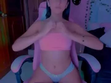 Try our girls live displays and explore the company of endless strippers, with beautiful physiques, vibrating toys and more.