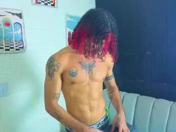 Try our girls live displays and explore the company of endless strippers, with beautiful physiques, vibrating toys and more.