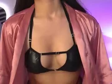 Try our girls live displays and explore the company of endless strippers, with beautiful physiques, vibrating toys and more.