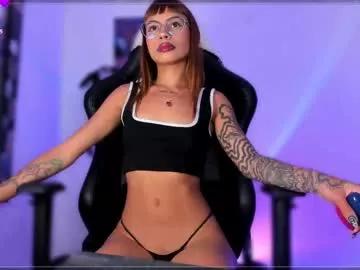 Try our girls live displays and explore the company of endless strippers, with beautiful physiques, vibrating toys and more.