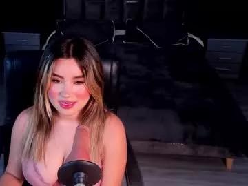 Try our girls live displays and explore the company of endless strippers, with beautiful physiques, vibrating toys and more.