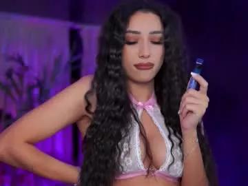 Try our girls live displays and explore the company of endless strippers, with beautiful physiques, vibrating toys and more.