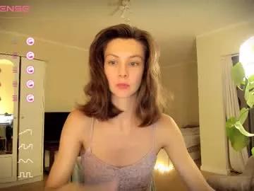 Try our girls live displays and explore the company of endless strippers, with beautiful physiques, vibrating toys and more.