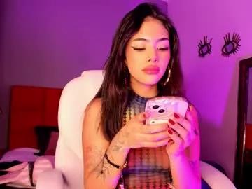Try our girls live displays and explore the company of endless strippers, with beautiful physiques, vibrating toys and more.