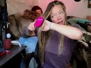 Try our girls live displays and explore the company of endless strippers, with beautiful physiques, vibrating toys and more.