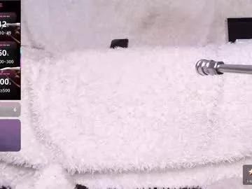 Try our girls live displays and explore the company of endless strippers, with beautiful physiques, vibrating toys and more.