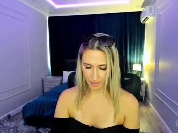 Try our girls live displays and explore the company of endless strippers, with beautiful physiques, vibrating toys and more.