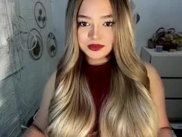Try our girls live displays and explore the company of endless strippers, with beautiful physiques, vibrating toys and more.