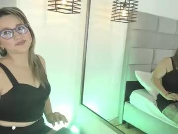 Try our girls live displays and explore the company of endless strippers, with beautiful physiques, vibrating toys and more.