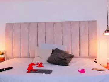 Try our girls live displays and explore the company of endless strippers, with beautiful physiques, vibrating toys and more.