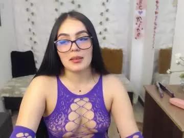 Try our girls live displays and explore the company of endless strippers, with beautiful physiques, vibrating toys and more.