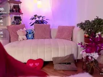Try our girls live displays and explore the company of endless strippers, with beautiful physiques, vibrating toys and more.