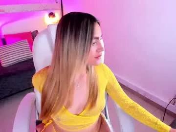 Try our girls live displays and explore the company of endless strippers, with beautiful physiques, vibrating toys and more.
