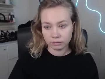 holly_bb95 from Chaturbate