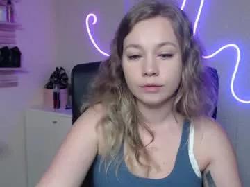 holly_bb95 from Chaturbate