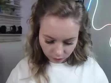 holly_bb95 from Chaturbate