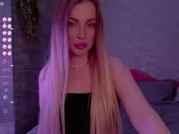 Try our girls live displays and explore the company of endless strippers, with beautiful physiques, vibrating toys and more.