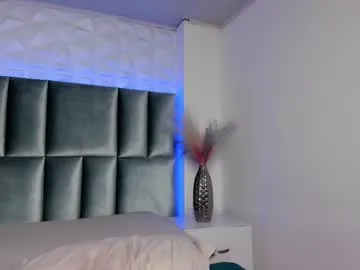 Avatar of hollypeach_