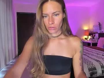 Try our girls live displays and explore the company of endless strippers, with beautiful physiques, vibrating toys and more.