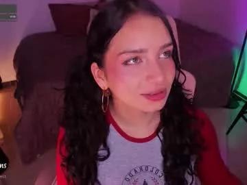 Try our girls live displays and explore the company of endless strippers, with beautiful physiques, vibrating toys and more.