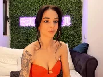 Try our girls live displays and explore the company of endless strippers, with beautiful physiques, vibrating toys and more.