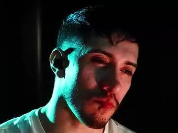 Try our girls live displays and explore the company of endless strippers, with beautiful physiques, vibrating toys and more.